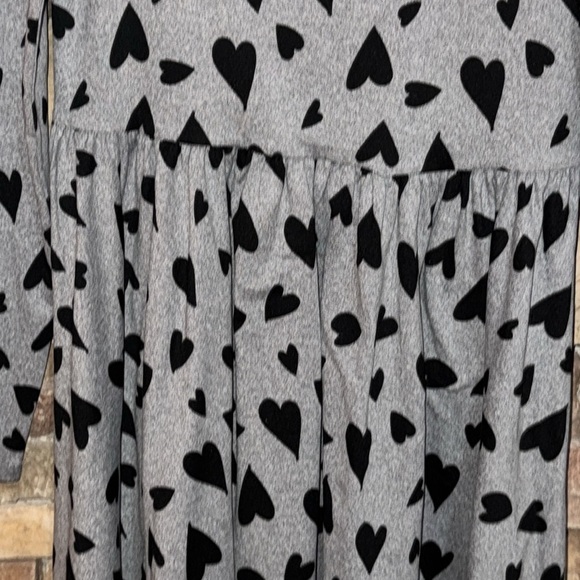 (EUC) Epic Threads Girls Kids Med (10/12) Heart Patterned Gray/Black Dress - Picture 4 of 10